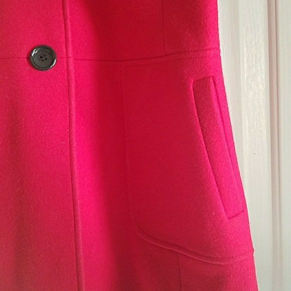Red Banana Republic coat - Picture 3 of 7